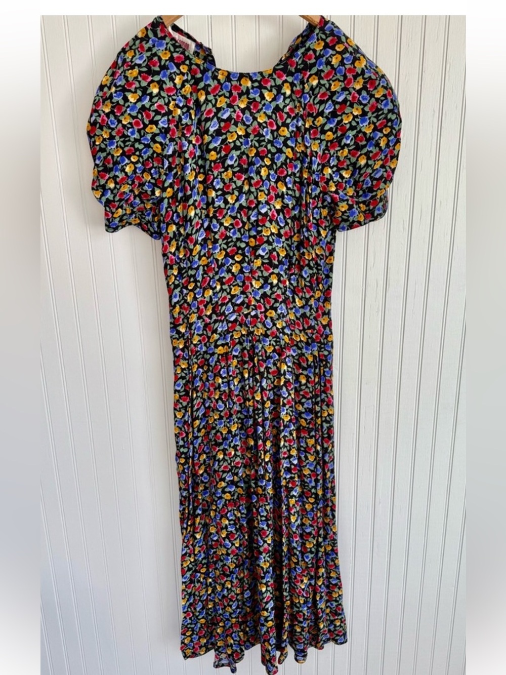 Maggy London Vintage Floral Dress Size 6 with Multicolor Blooms